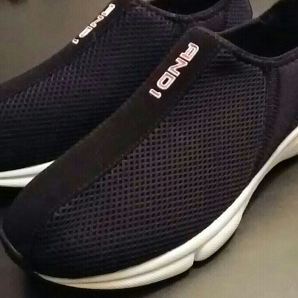 NWOT Mens Athletic Shoes - Picture 3 of 4